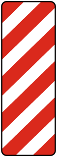 White/Red Right Delineator Panel