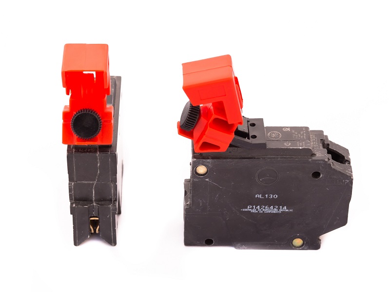 120/277V Clamp-On Circuit Breaker Lockout