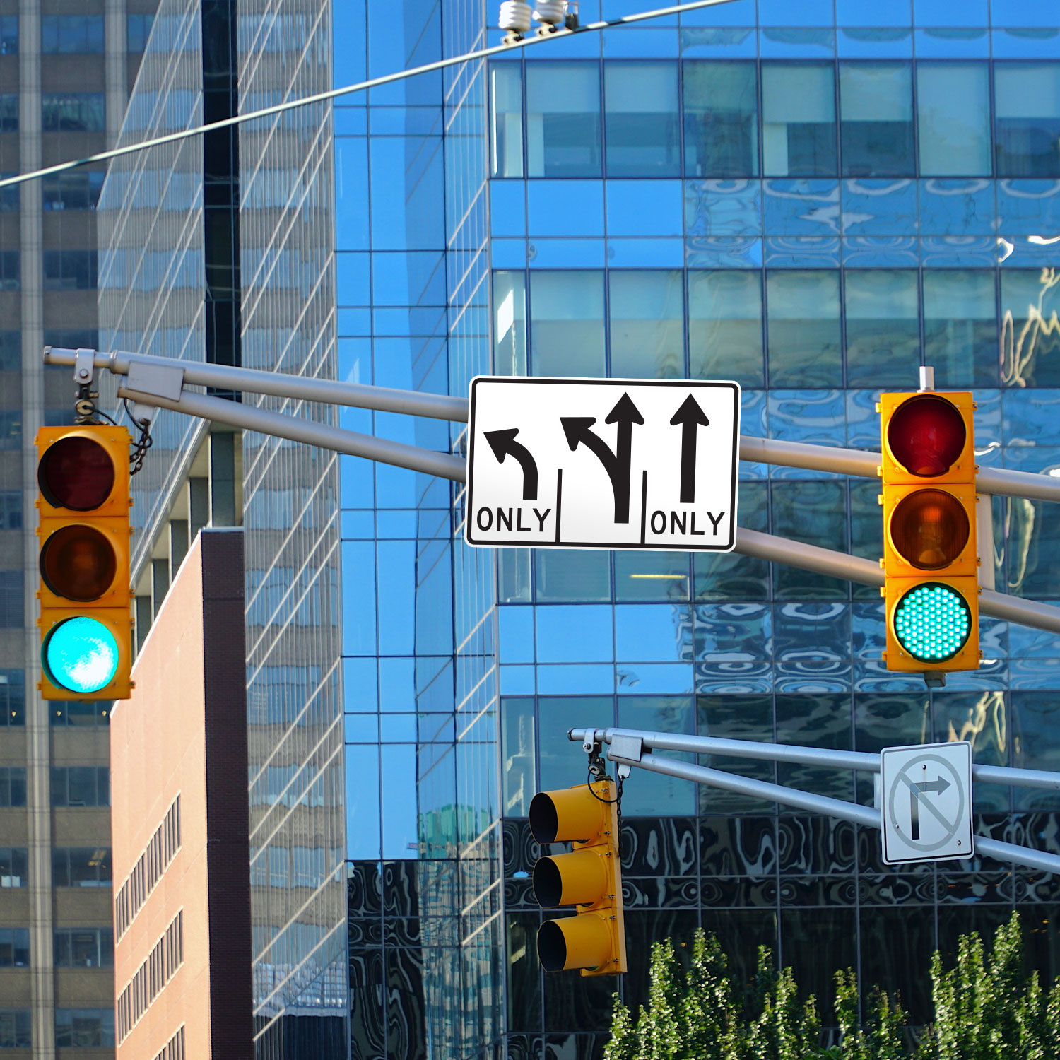 Texas 3 Lane Left and Forward Sign