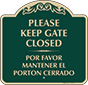 Green Background – Bilingual Please Keep Gate Closed Sign